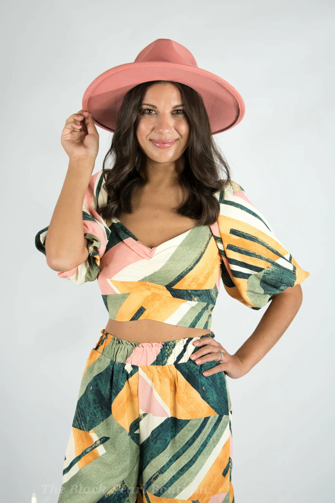 Entro Colorful Abstract Print Crop Top New Arrivals 1 Entro Colorful Abstract Print Crop Top New Arrivals