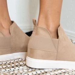 Fortune Dynamic Taupe Booties