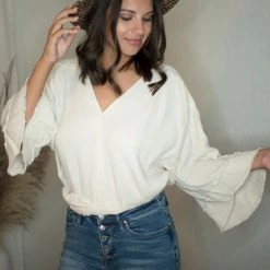 Entro Natural V Neck Cropped Top