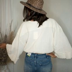 Entro Natural V Neck Cropped Top