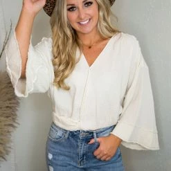 Entro Natural V Neck Cropped Top