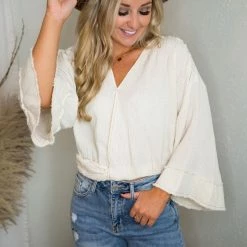 Entro Natural V Neck Cropped Top