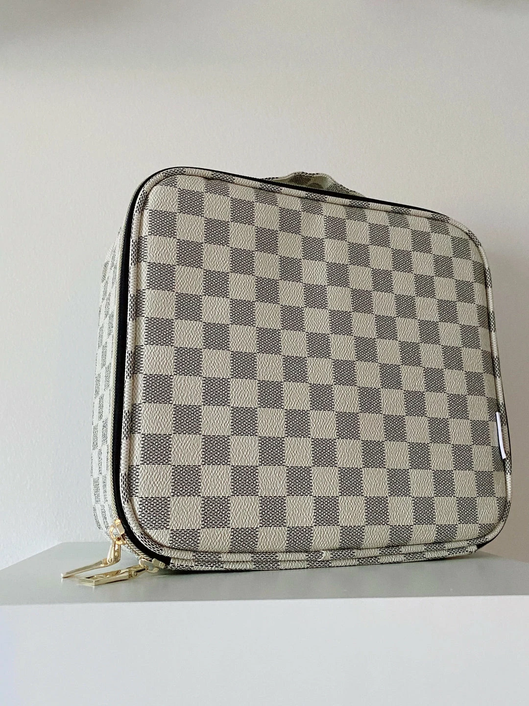 Beautystash New Arrivals White Checker Glamour Stash Bag 1 Beautystash New Arrivals White Checker Glamour Stash Bag